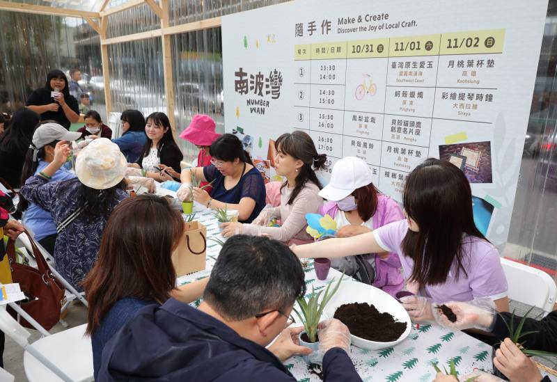 區域觀光圈市集日南臺灣&澎湖DIY區場場爆滿，深受大小朋友喜愛