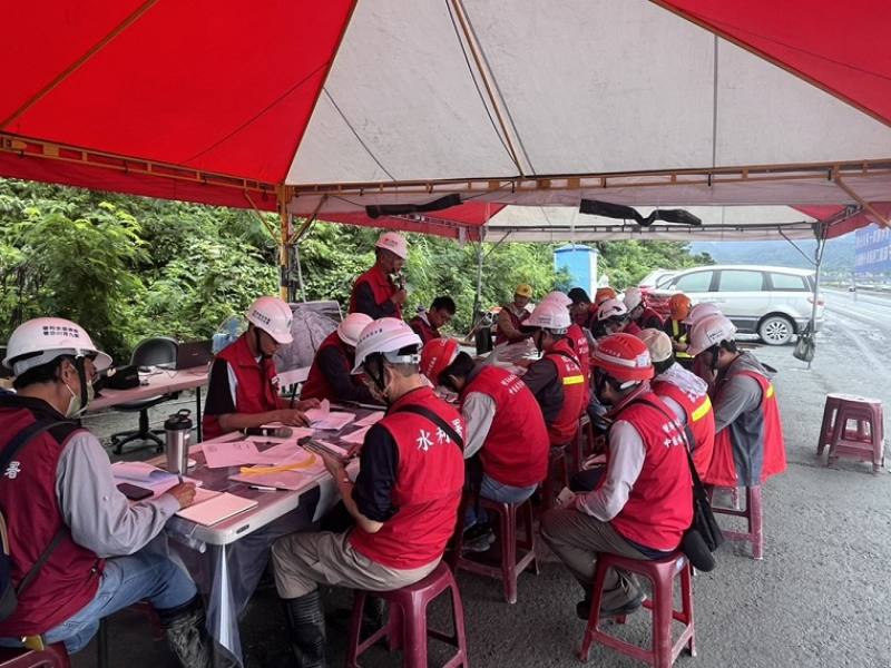 總工程司主持每日工作晨會