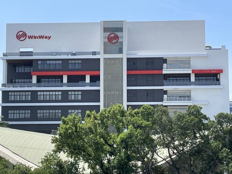 人工智慧（AI）晶片測試時間和複雜度提高，台廠紛紛擴充高階測試介面產能。圖為穎崴高雄楠梓廠區一隅