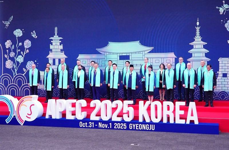 Representatives from all participating countries, including South Korean President Lee Jae-myung (front center), Chinese leader Xi Jinping (front, fifth from left) and Taiwan's representative Lin Hsin-i (back right), pose for a group photo marking the end