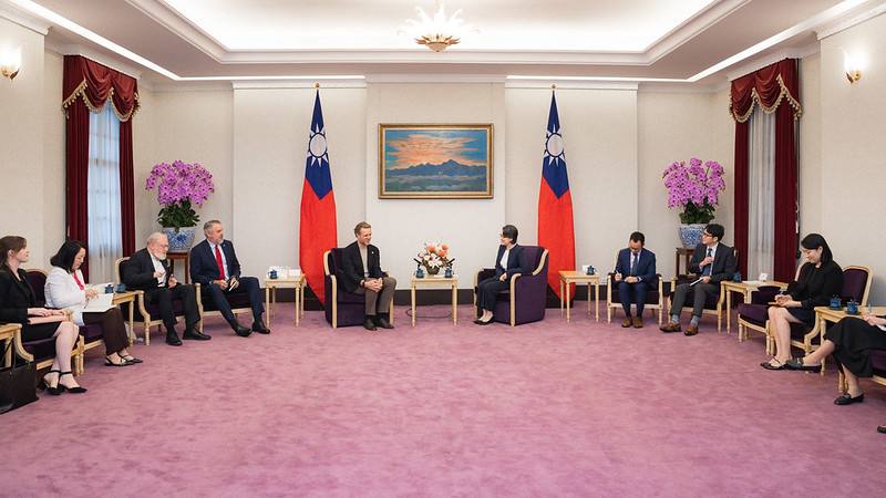 副總統接見「美國智庫大西洋理事會『2025年跨大西洋高階訪問團』」