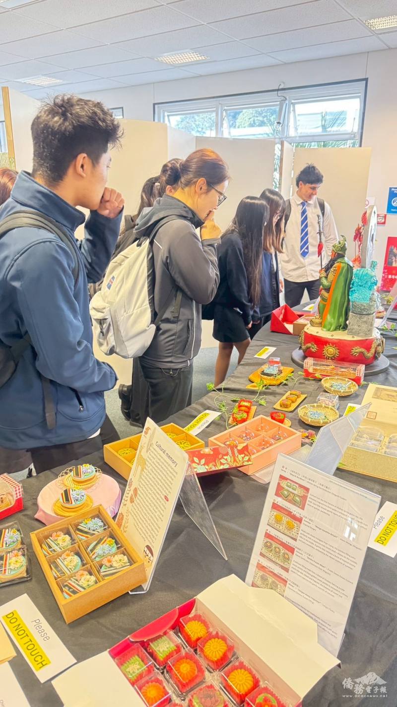 主流學校高中生欣賞作品