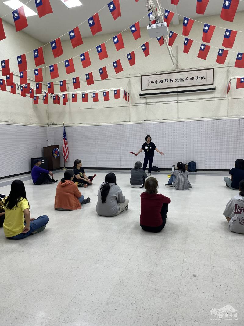 老師賴貝瑜教學情形