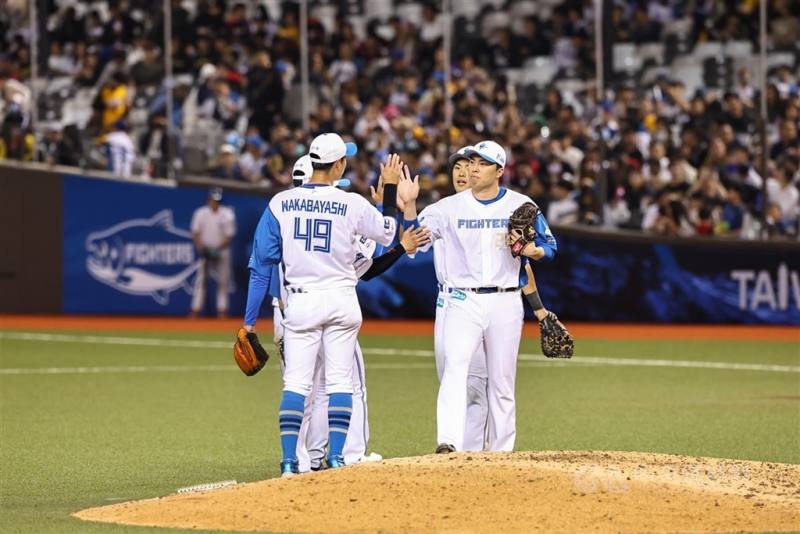 日職北海道日本火腿鬥士隊今年初來台交流賽話題熱，2026年有望於2月底再度來台舉行交流賽。圖為今年交流賽畫面。（中央社檔案照片）