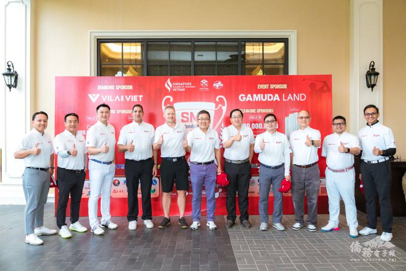 駐越南代表處大使劉世忠（左6），馬來西亞大使陳揚泰（右5）與各國嘉賓合影