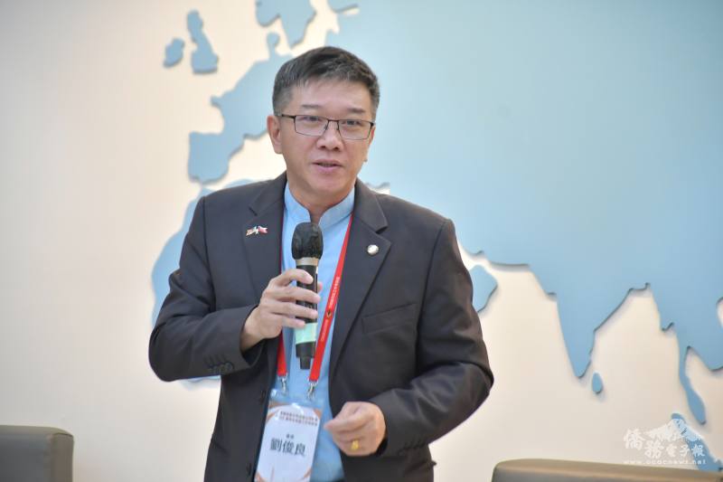 雪蘭莪暨吉隆坡留臺同學會會長劉俊良致詞