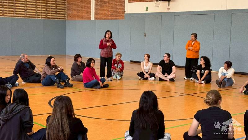 會長鄭月珍致詞感謝僑委會支持，並強調藉由防身術講座提升僑民自我安全保護意識