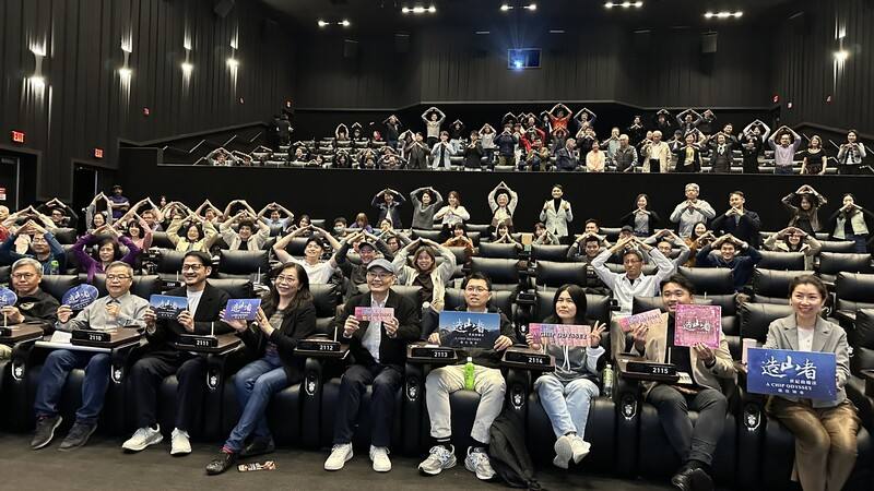 紀錄片「造山者」結束亞利桑那放映後，3日在矽谷與在美奮鬥的台灣科技人見面