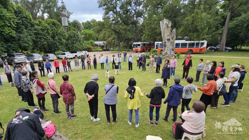 阿根廷台灣僑民聯合會舉辦的重陽節慶祝，由團康活動暖身
