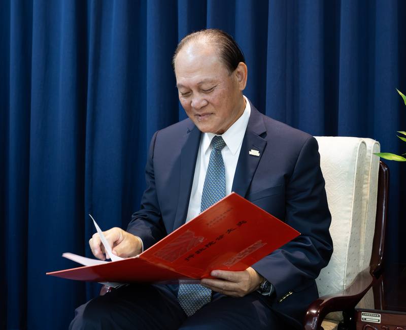 花蓮縣光復鄉堰塞湖洪災，行政院政務委員季連成臨危受命任救災指揮官，備受肯定。他說，接到電話前就已經將協調所的調整藍圖、納管志工等作法準備好，用上在軍中累積的超前部署習慣