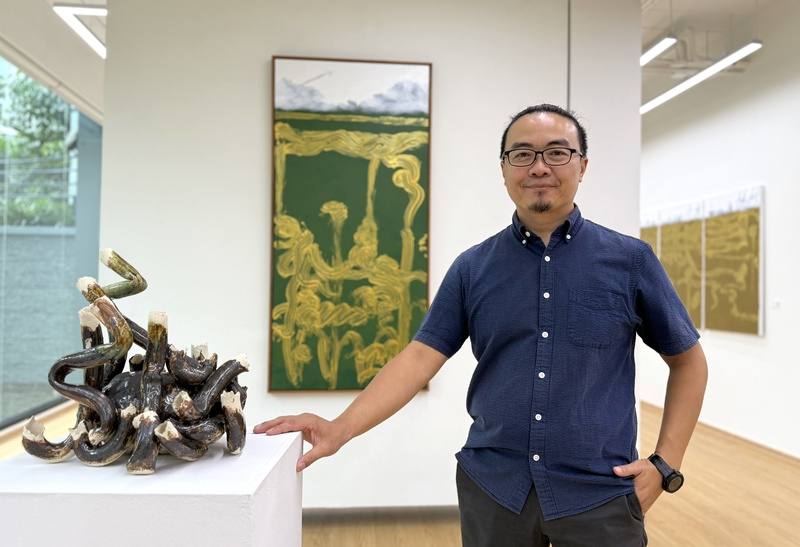 自11月1日起至2026年1月10日在曼谷SAC畫廊展出的『湄南』（Mae Nam），是蔡坤霖在泰國的首次個展，他希望觀眾在感官交錯間，重新思考自然與人的關係