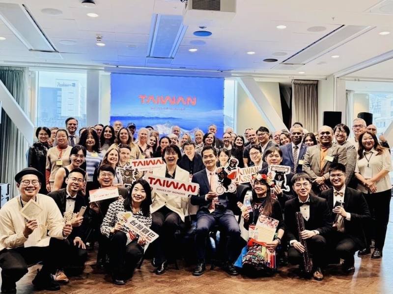 交通部觀光署率領台灣觀光代表團3日於瑞典斯德哥爾摩舉辦台灣觀光推廣會，與北歐旅行業界交流，拓展潛在客源。（交通部觀光署駐倫敦辦事處提供）