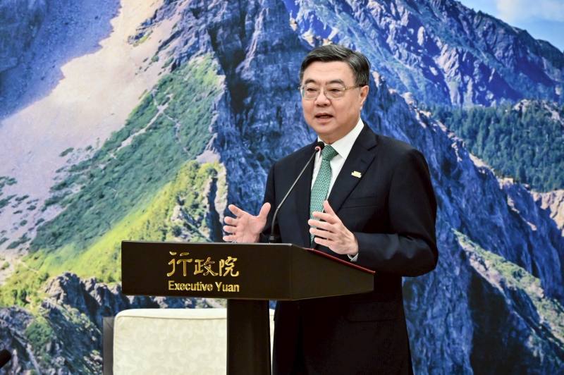 行政院長卓榮泰接見「全日本台灣連合會回國訪問團」一行