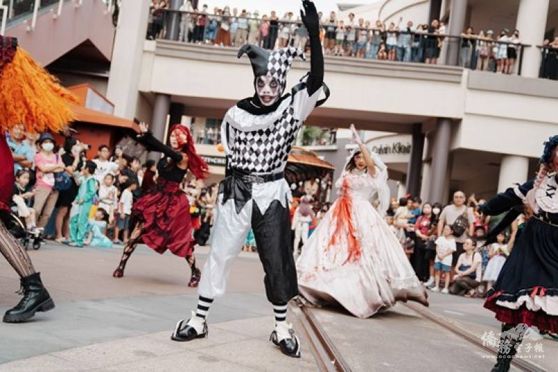 來自馬來西亞的楊傳廣，在萬聖節迎賓遊行中擔任要角。