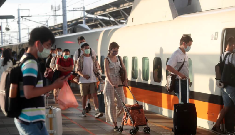台灣高鐵將於11月10日取消提前乘車彈性措施，提前乘車都須依規定完成換票。（中央社檔案照片）