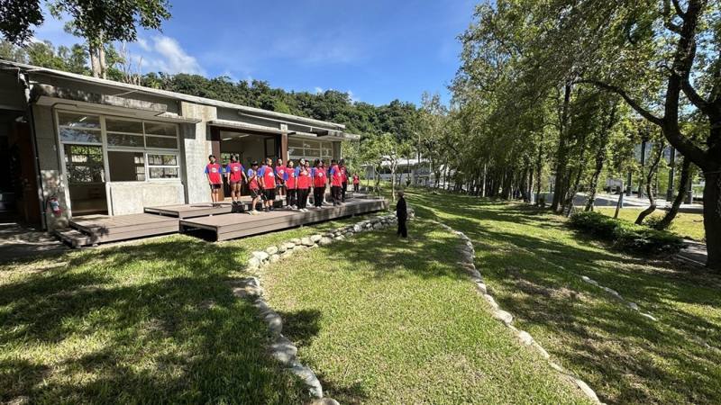 臺東縣桃源國中：在大自然中進行美感教育課程活動、展演休憩、亦可作為社區活動的場域。