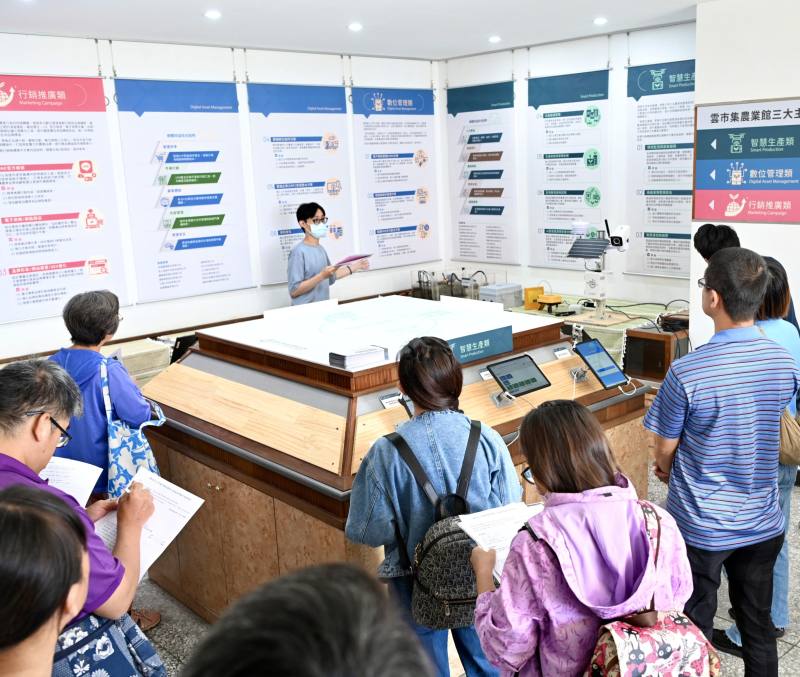 農業推廣科介紹臺東農改場新進建置之「數位化工具應用轉型輔導示範場域」