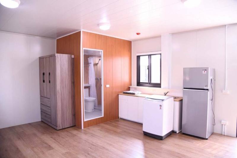 0403強震災後逾1年，由紅十字會捐贈的組合屋8日落成，也加碼家具跟家電，共分為單房型、雙房型，讓災民輕鬆入住，將開放災民選屋，預計12月入住。（花蓮縣府提供）