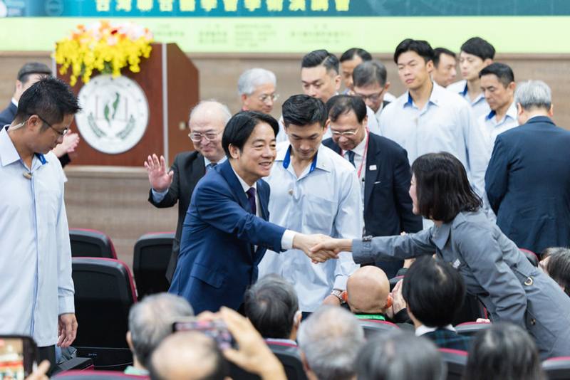 賴清德總統8日上午出席「2025台灣醫學週─台灣聯合醫學會學術演講會開幕典禮」