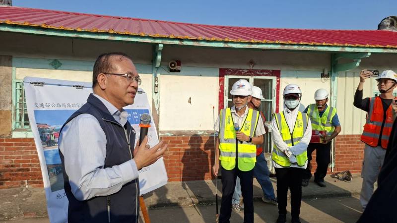 陳政次於台南鹽水區視察點慰勉施工團隊