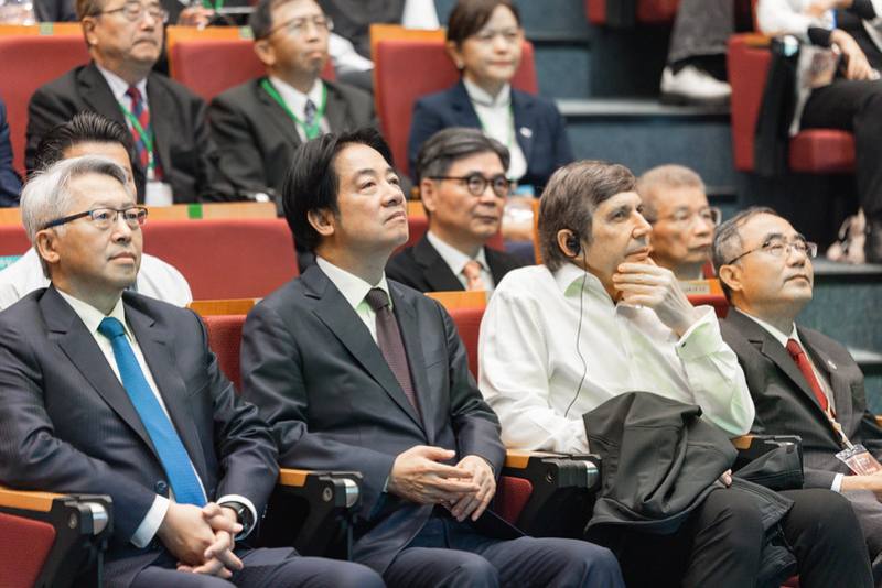 總統出席「臺灣橋樑計畫」開幕式