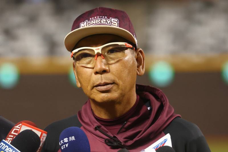 Rakuten Monkeys manager Kenji Furukubo. CNA file photo