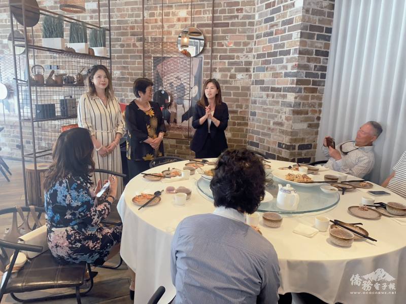 雪梨文教中心主任江佳慧樂見年輕世代接棒（右起：江佳慧、謝美鳳及劉紋君）