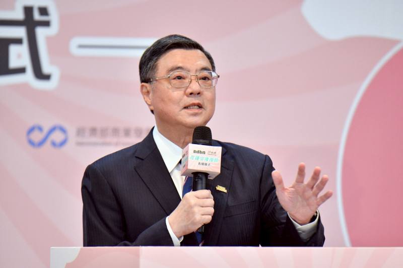 卓院長強調，賴清德總統上任後持續推動「全社會防衛韌性」重要工作，同時也讓每一位國人及家庭知曉自身所扮演的角色