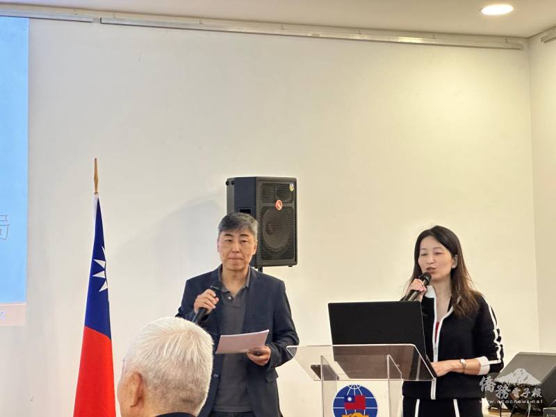 講座莊敏男警官與翻譯梁宇淑公關組長