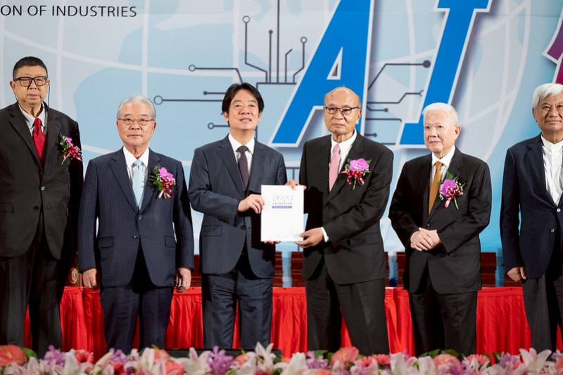 總統和與會貴賓合影