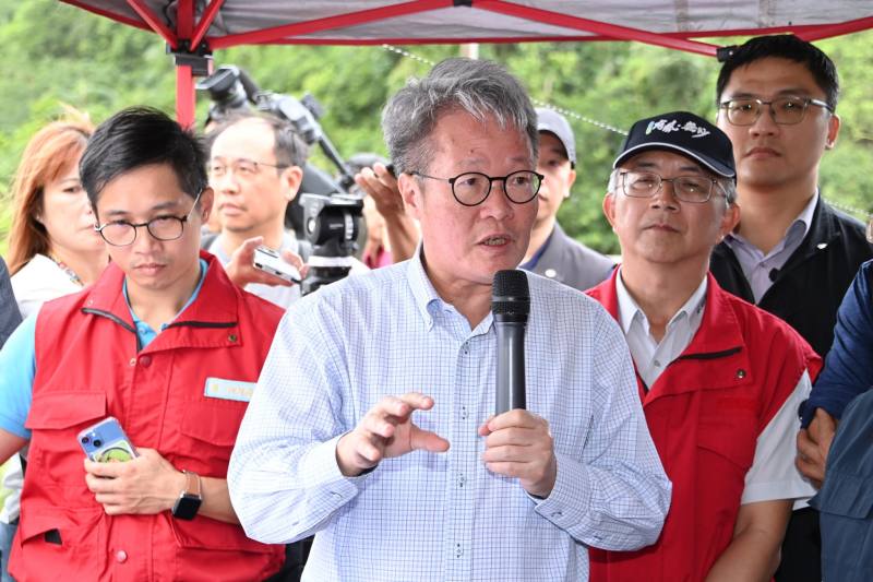 行政院長卓榮泰視察蘇澳溪分洪工程
