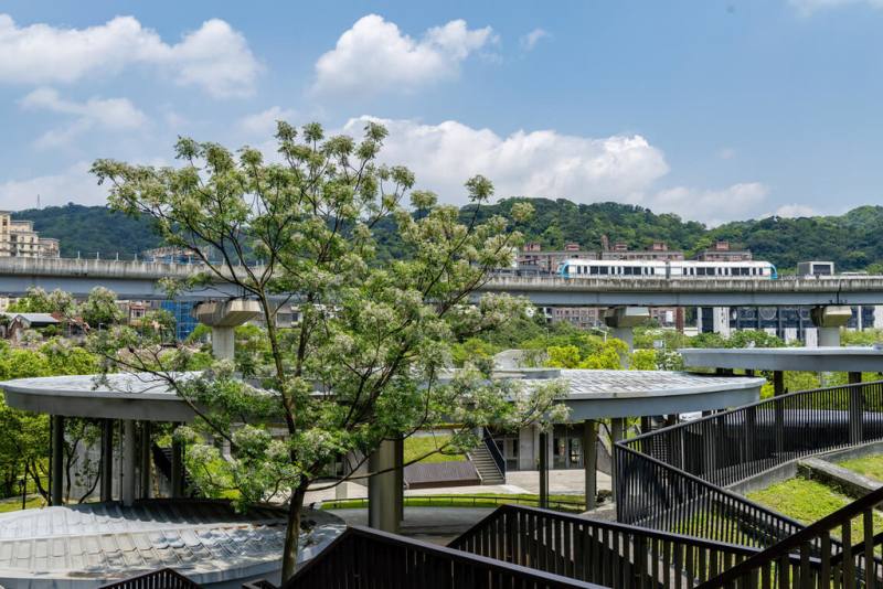 新北捷運三鶯線預計民國114年底完工，115年報初勘、履勘後可望通車，將串接鶯歌陶瓷博物館、新北市美術館與三鶯老街商圈，開啟全新藝文旅遊動線。（新北市觀旅局提供）