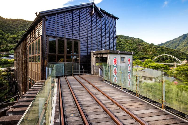 新北市文化局配合觀旅局推動瑞芳「瑞三礦業整煤廠」再生計畫，以「修舊如舊」理念結合走讀導覽，展現礦業修復與文化保存成果，藉由持續導入文化活化與環境永續概念，帶動新北整體觀光能量。（新北市觀旅局提供）