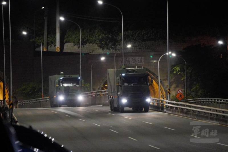 33化學兵群派遣MD-105重型消毒車，前往蘇澳地區協助災後清消。（陸軍第六軍團提供）