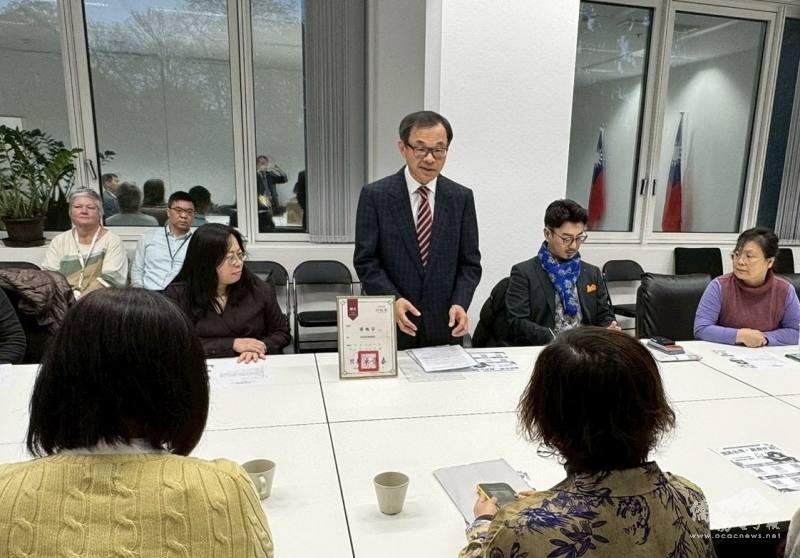 羅美舜表示，傅佩芬多年來致力僑務工作績效顯著，榮獲行政院續聘政務顧問，彰顯政府高度肯定