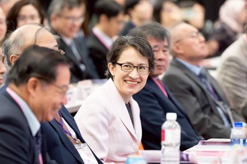 蕭美琴副總統15日上午出席「2025年台灣乳房腫瘤手術暨重建醫學會年會」暨「第9屆國際乳癌整形重建手術研討會」雙聯會