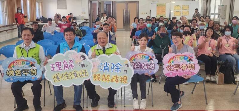 澎湖「天使有約活力歡唱比賽」，共區分有個人和合唱2組，共計有近30名身障者報名參賽，現場還安排社福宣導及自由點歌，讓身障民眾在輕同鬆氛圍中，彼此認識、分享喜悅。