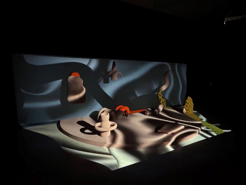 「假如敘述是一場洪水」是藝術家劉玗以世界共通的洪水神話為基礎，將影像與雕塑結合的作品。（駐捷克文化組提供）