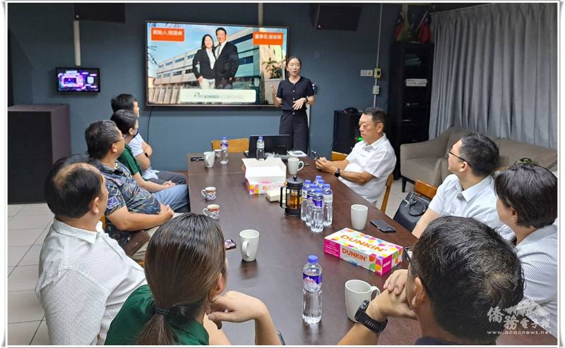 二嫂企業副總經理謝喬安向來賓簡介公司業務及願景