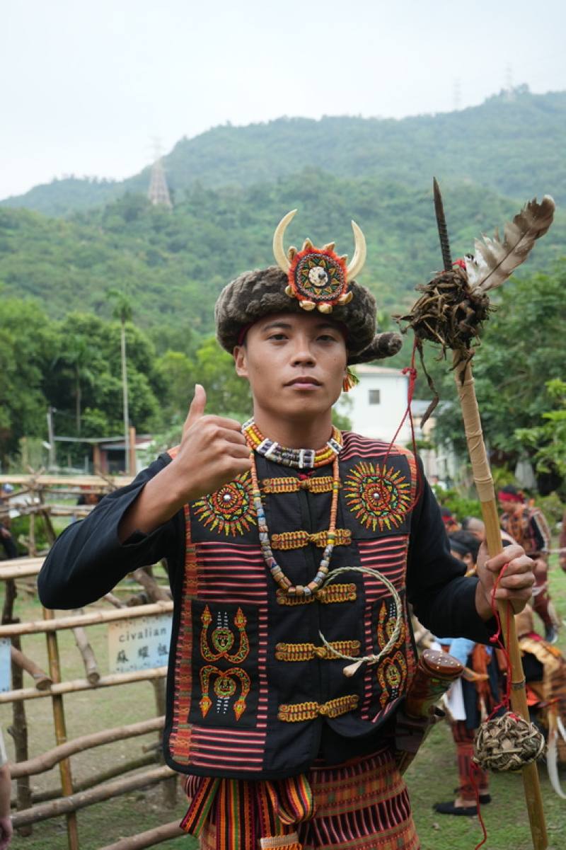年僅16歲的賴仕銘（圖）是屏東縣來義鄉文樂部落2025年祖靈祭刺中命運球的人，他認為這是vuvu（祖靈）與母親給的訊息，接下來5年會過好每一天、好好讀書