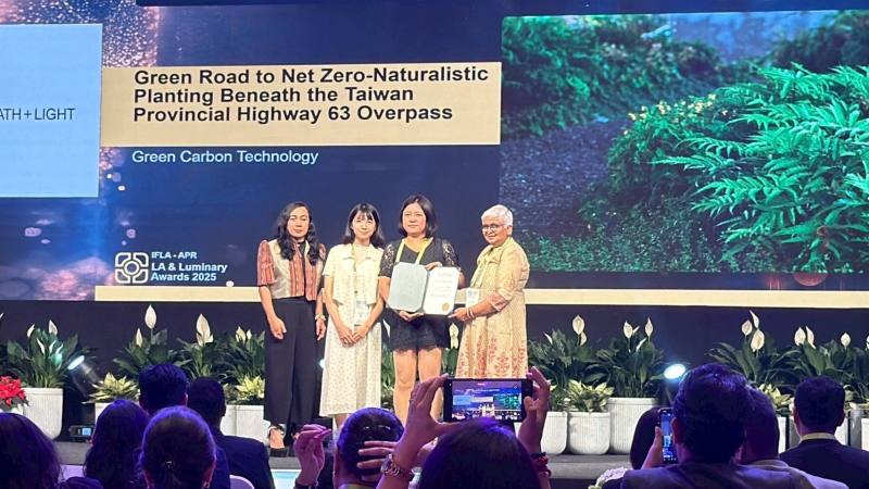 IFLA-APR LA Award2025於印度孟買頒獎，本局人員領獎