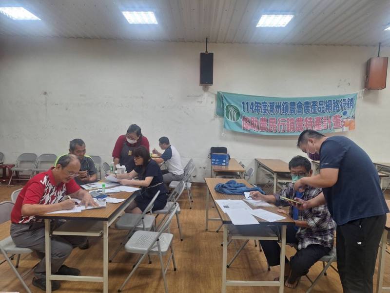 「一站式收件服務」由專人深入各地協助豬農現場填寫資料並受理申請