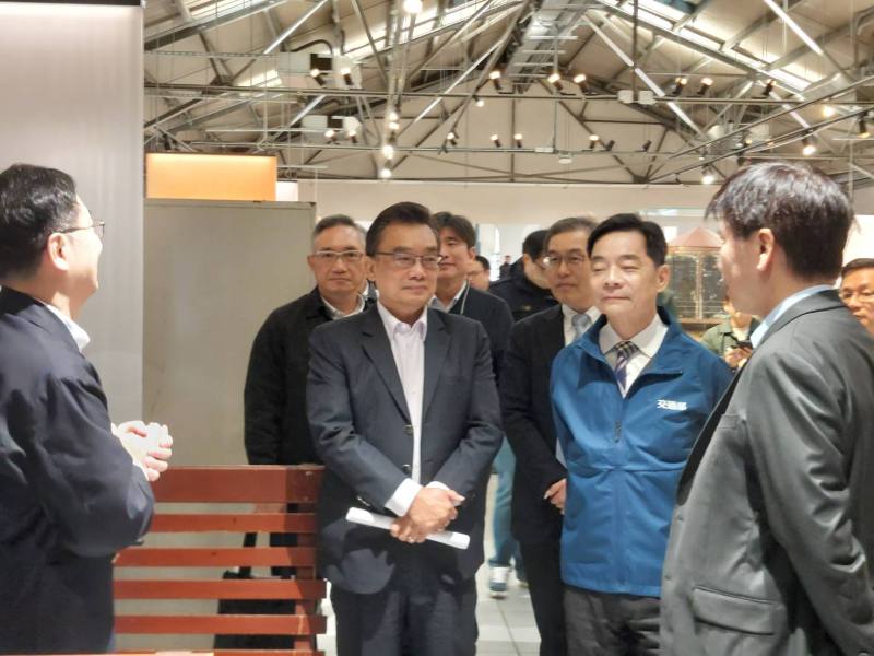 林國成委員、伍勝園次長考察國家鐵道博物館
