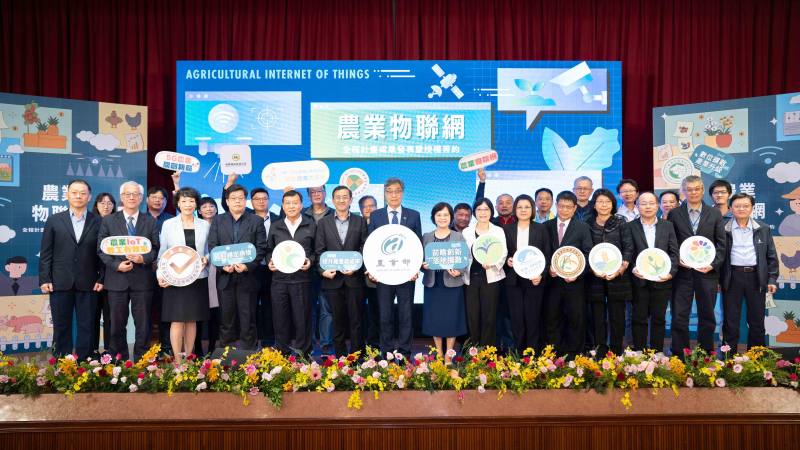 陳部長與參與計畫之產學研代表大合照