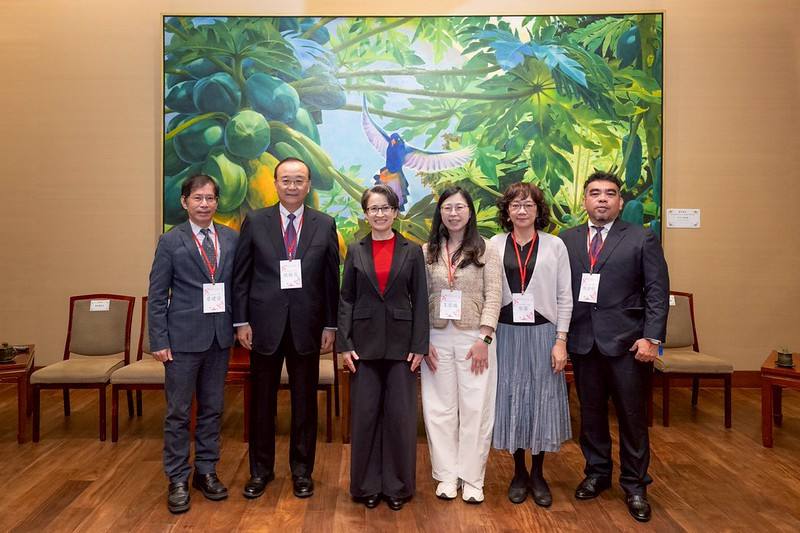 副總統接見「113年度績優捐血人代表」並合影