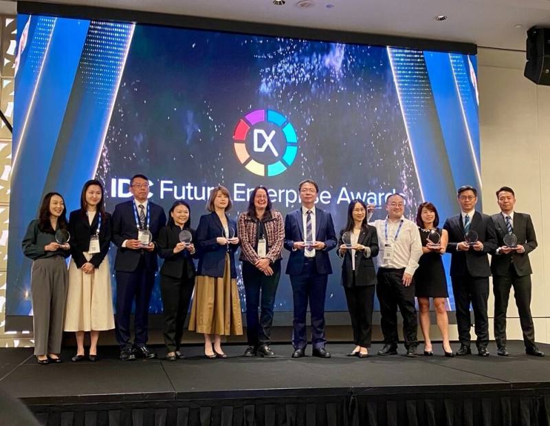 「2025 IDC未來企業大獎」在新加坡頒獎。台南市政府發布新聞稿表示，台南以「智慧稅務創新─安全高效的便捷服務」案例，獲得智慧城市類別「最佳數位政策獎」。（台南市政府提供）