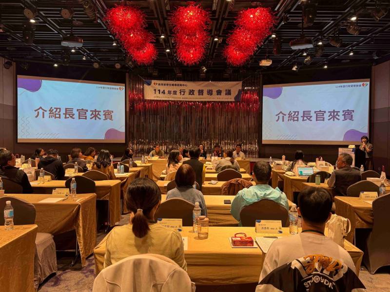 輔諮中心人員與承辦學校彰化高中共同與會