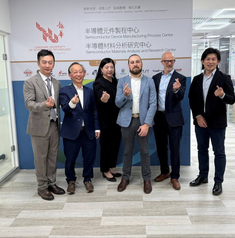 賓夕法尼亞理工學院副校長Anthony Pace 與國際長 Patrick Marty參訪龍華科技大學參訪半導體元件製程與材料研究分心中心