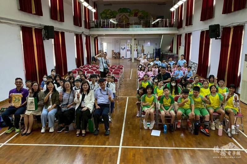 吉隆坡臺灣學校與雅加達臺灣學校師生合影