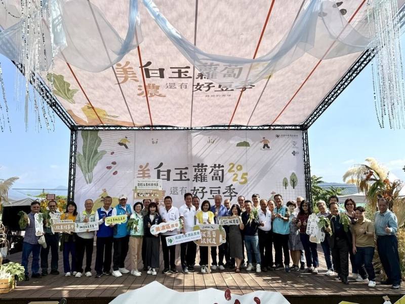 「2025美濃白玉蘿蔔還有好豆季」22日登場，活動主題為「時間的芳味」，美濃農會邀請民眾一同透過五感體驗。（高雄市農業局提供）